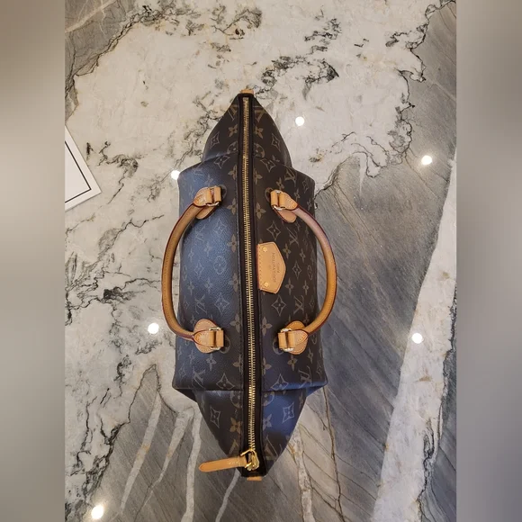 Louis Vuitton authentic Monogram Canvas Turenne GM  Satchel ❤️‍🔥 - Picture 5 of 16